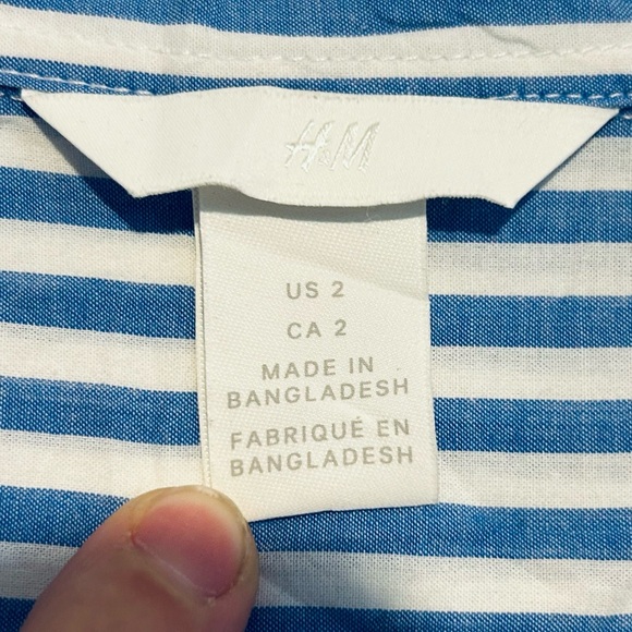 H&M women’s blue and white pinstripe button up - Picture 5 of 12